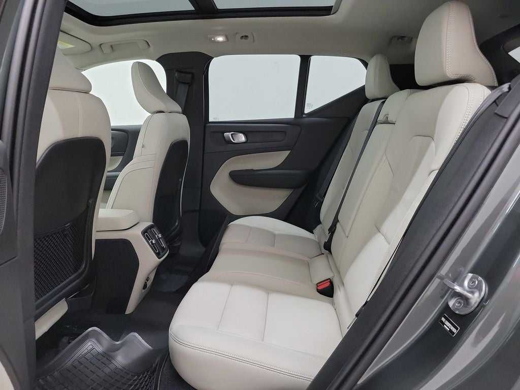 2026 Volvo XC40 B5 Plus