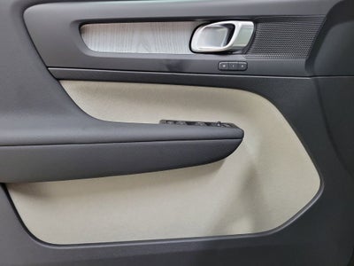 2026 Volvo XC40 B5 Plus