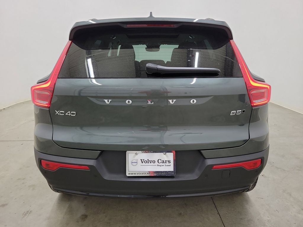 2026 Volvo XC40 B5 Plus