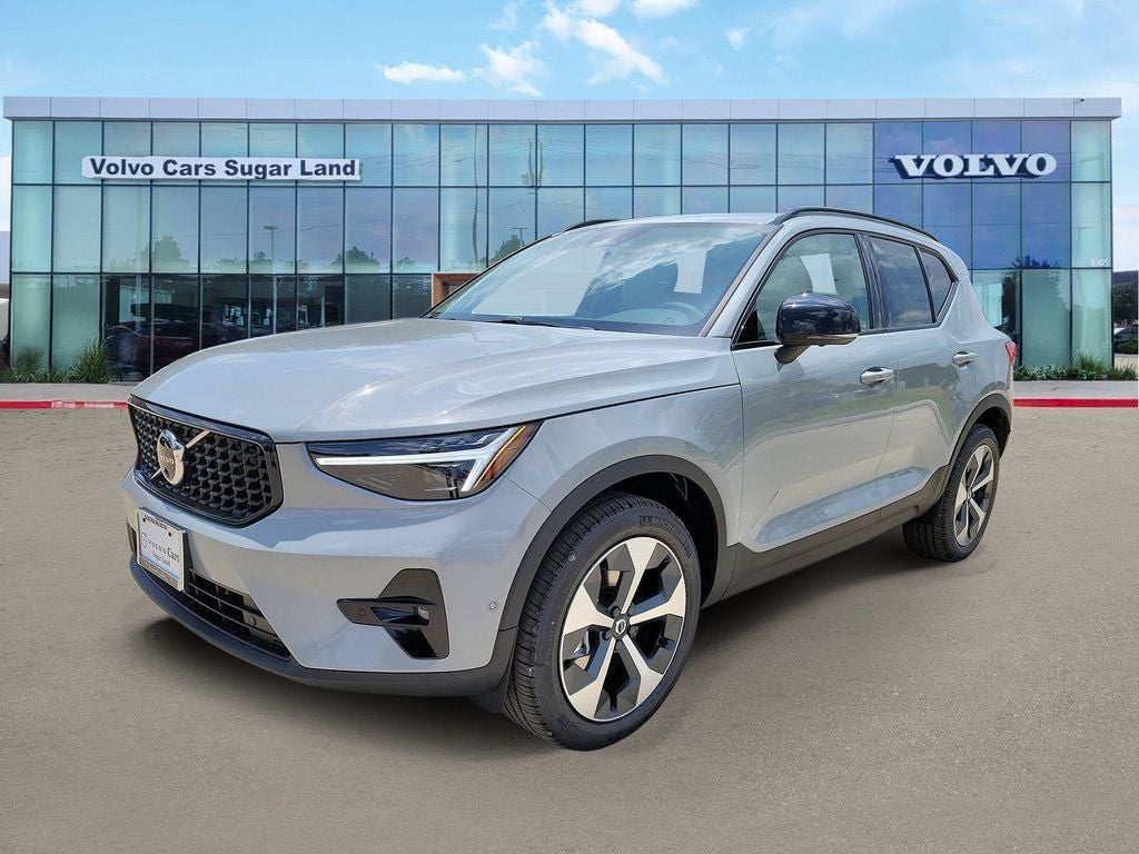 2026 Volvo XC40 B5 Plus