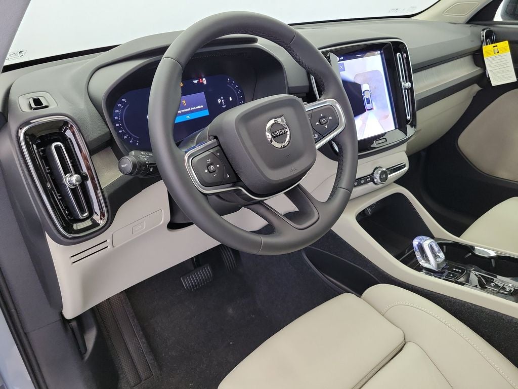 2026 Volvo XC40 B5 Plus