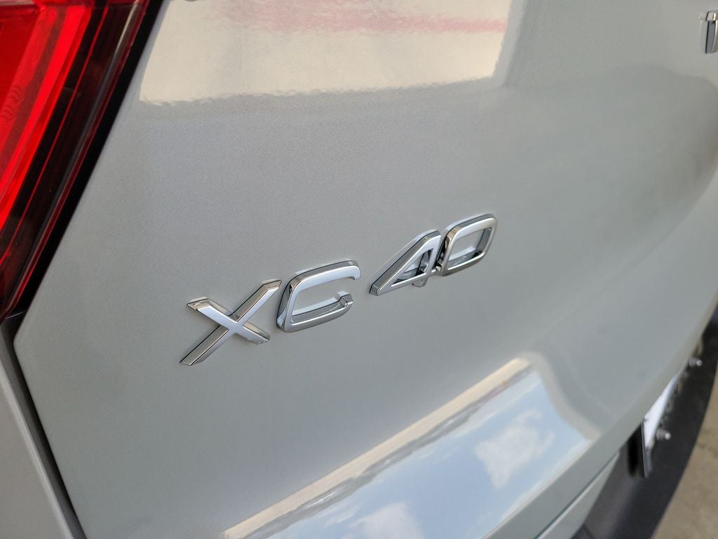 2026 Volvo XC40 B5 Plus