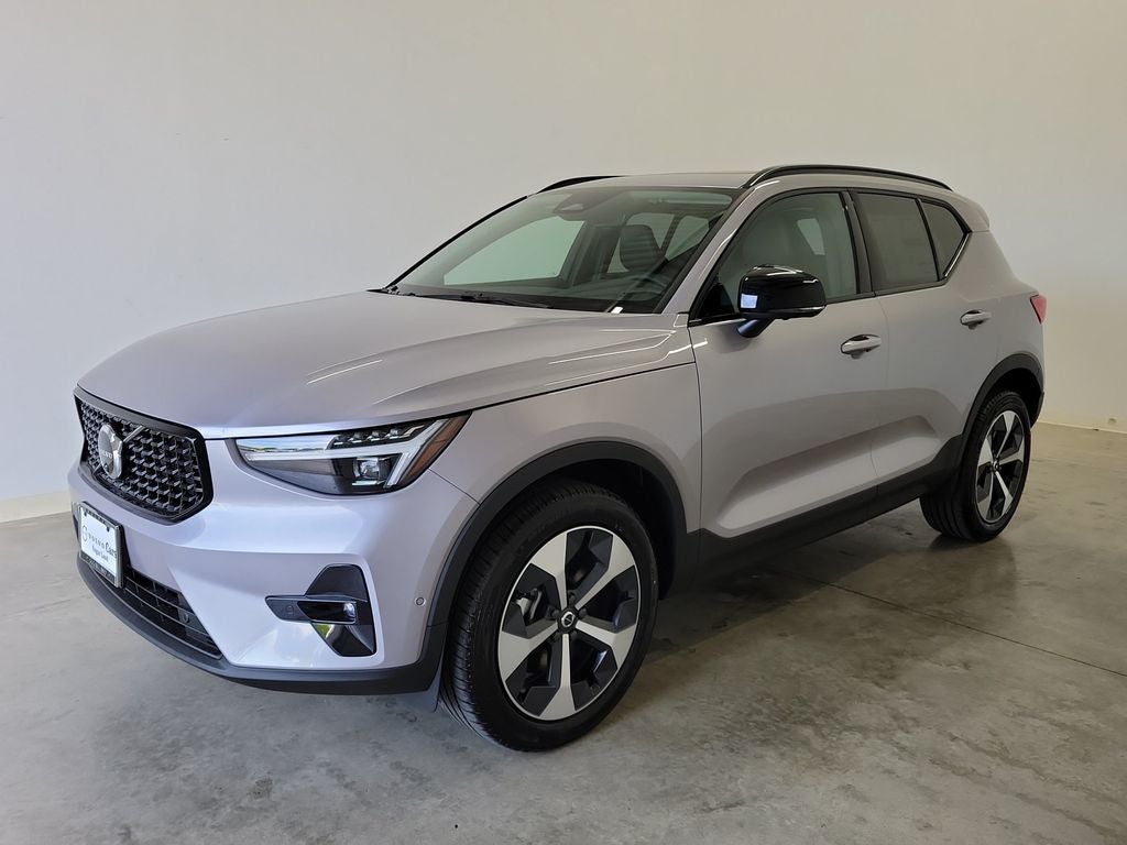 2026 Volvo XC40 B5 Plus