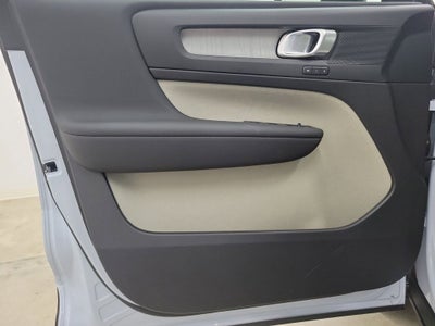 2026 Volvo XC40 B5 Plus