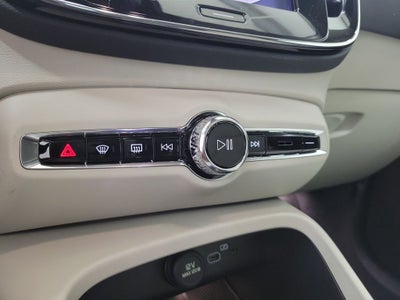 2026 Volvo XC40 B5 Plus