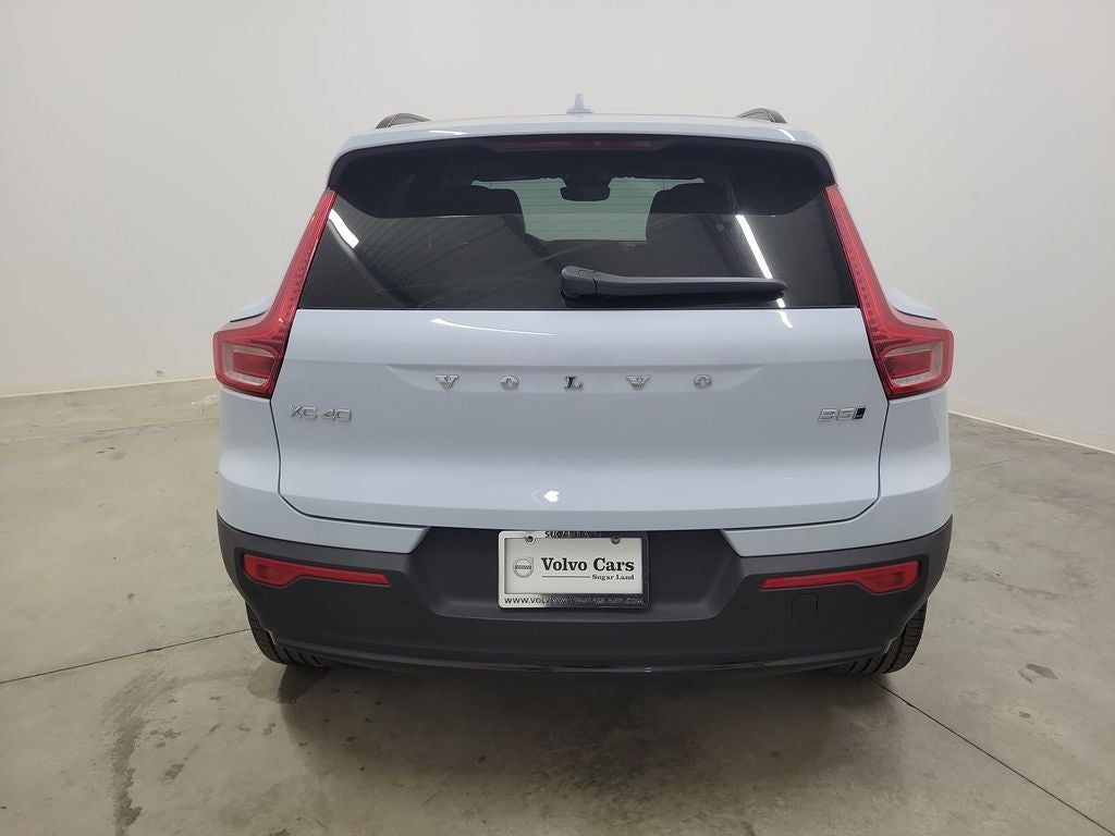 2026 Volvo XC40 B5 Plus