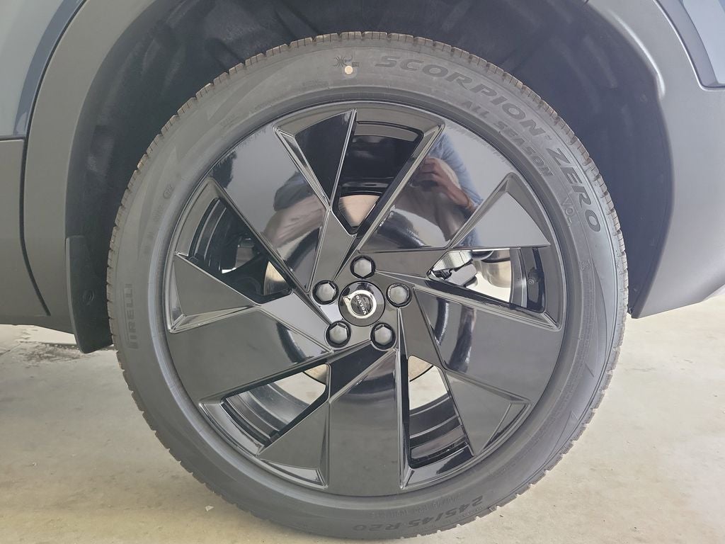 2026 Volvo XC40 B5 Ultra Black Edition