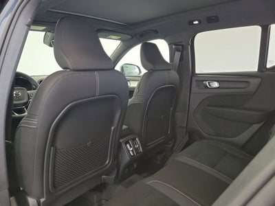 2026 Volvo XC40 B5 Ultra Black Edition