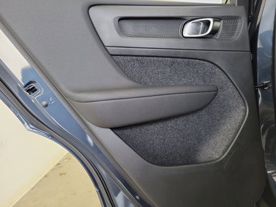 2026 Volvo XC40 B5 Ultra Black Edition