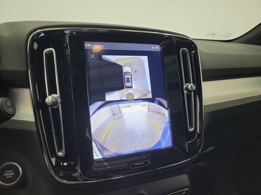 2026 Volvo XC40 B5 Ultra Black Edition