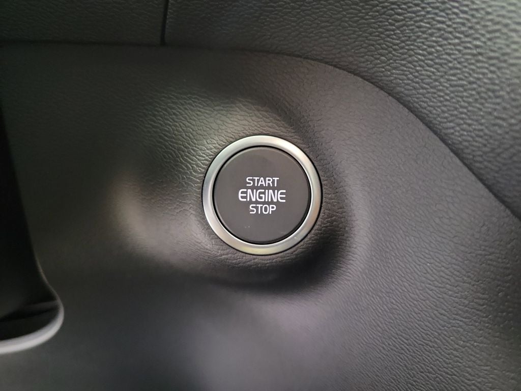 2026 Volvo XC40 B5 Ultra Black Edition