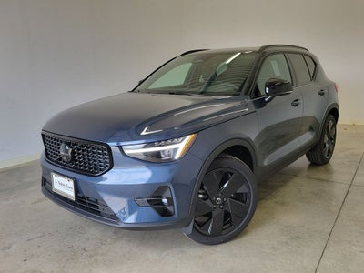 2026 Volvo XC40 B5 Ultra Black Edition