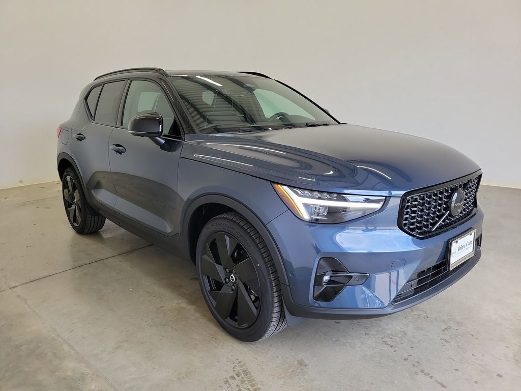 2026 Volvo XC40 B5 Ultra Black Edition