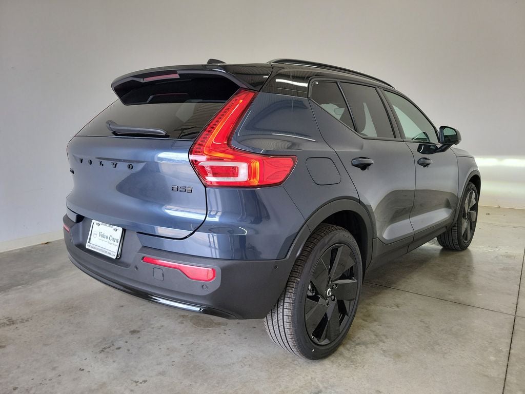 2026 Volvo XC40 B5 Ultra Black Edition
