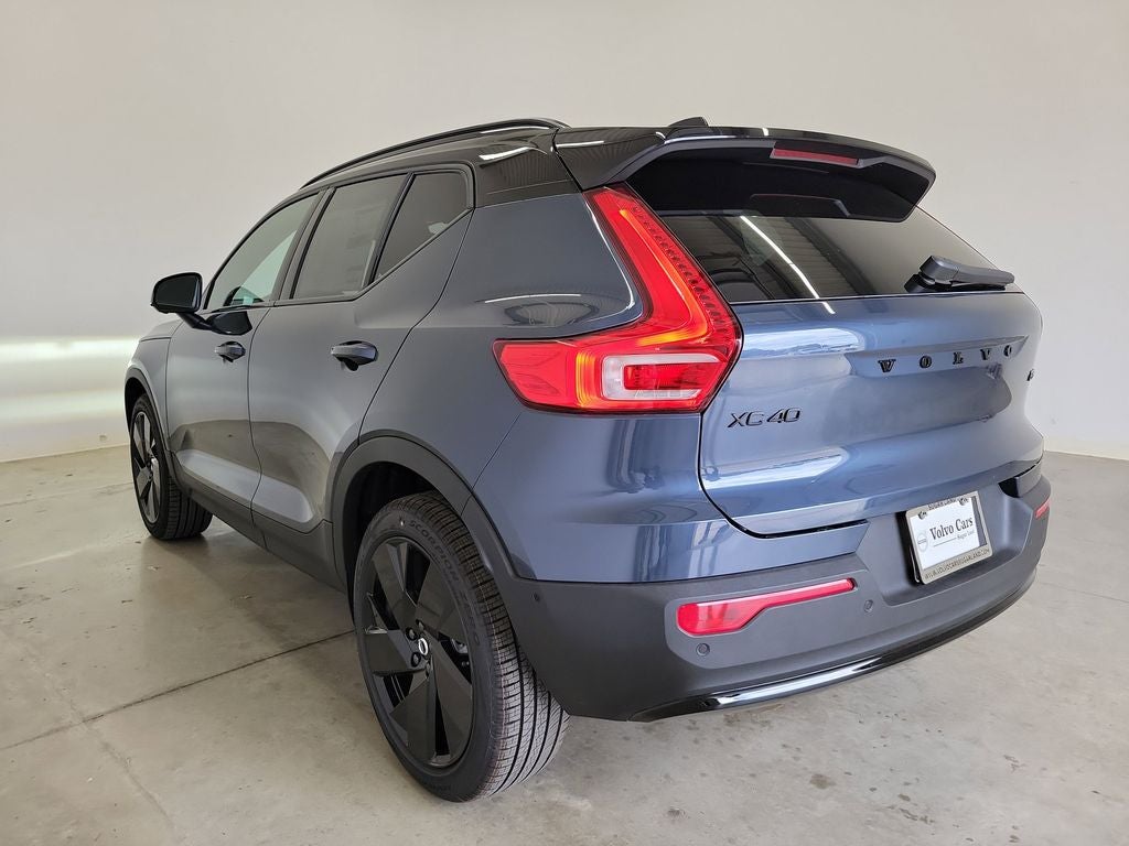 2026 Volvo XC40 B5 Ultra Black Edition