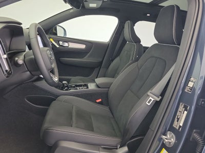 2026 Volvo XC40 B5 Ultra Black Edition