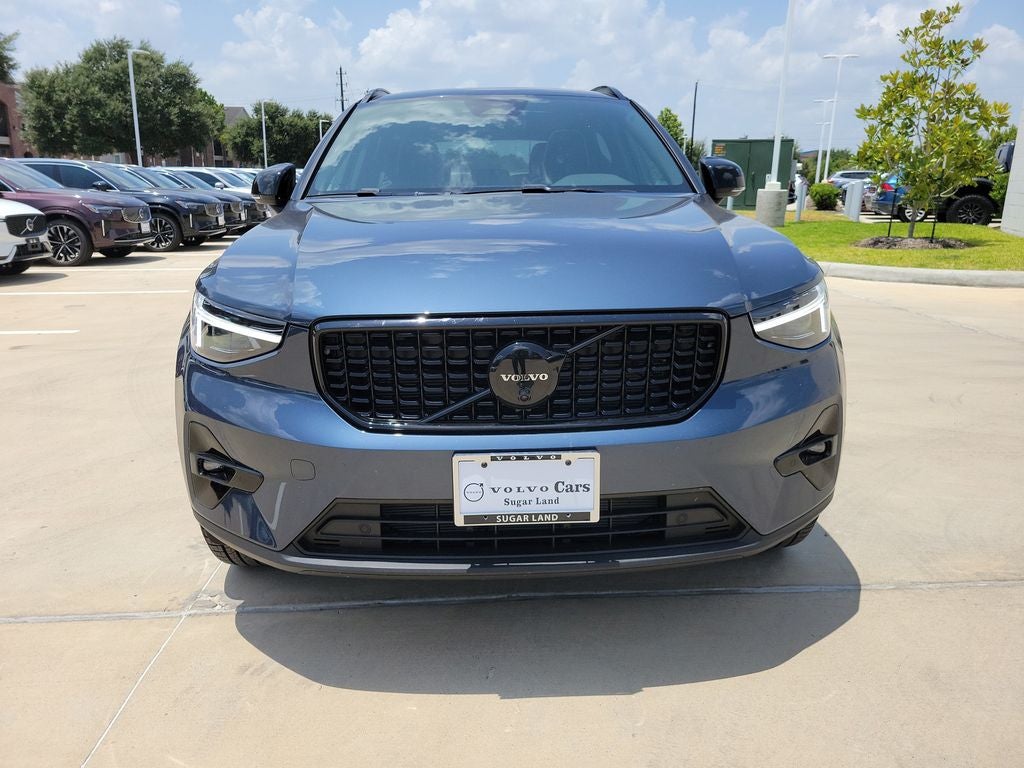 2026 Volvo XC40 B5 Ultra Black Edition