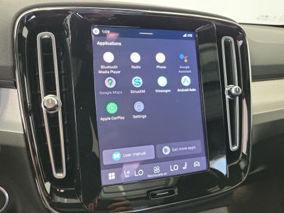 2026 Volvo XC40 B5 Ultra Black Edition