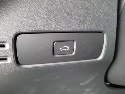 2026 Volvo XC40 B5 Ultra Black Edition