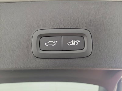 2026 Volvo XC40 B5 Ultra Black Edition