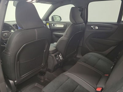 2026 Volvo XC40 B5 Ultra Black Edition