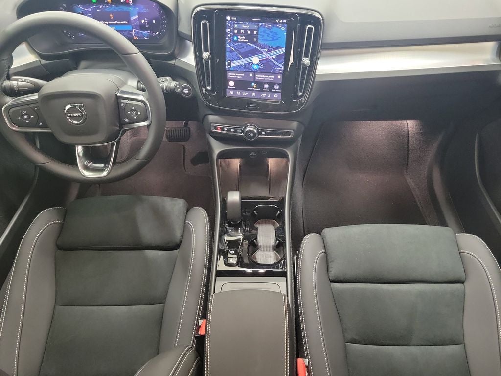 2026 Volvo XC40 B5 Ultra Black Edition