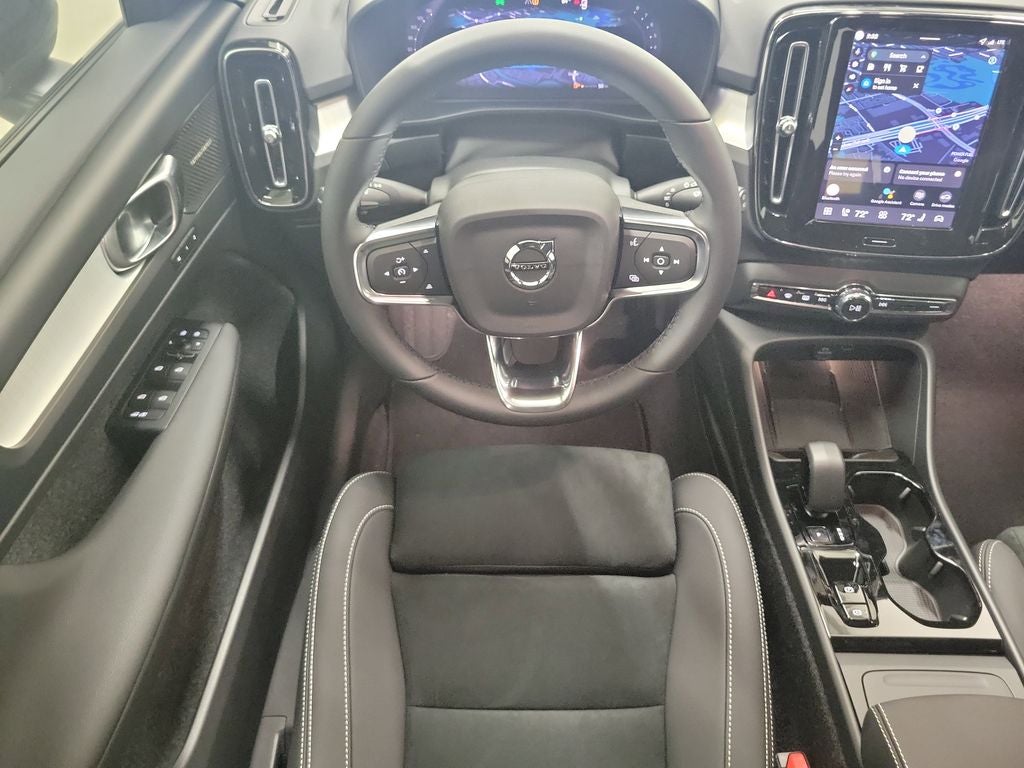 2026 Volvo XC40 B5 Ultra Black Edition