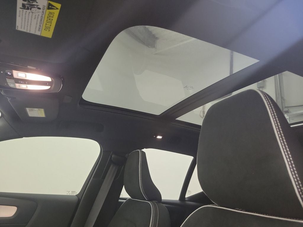 2026 Volvo XC40 B5 Ultra Black Edition