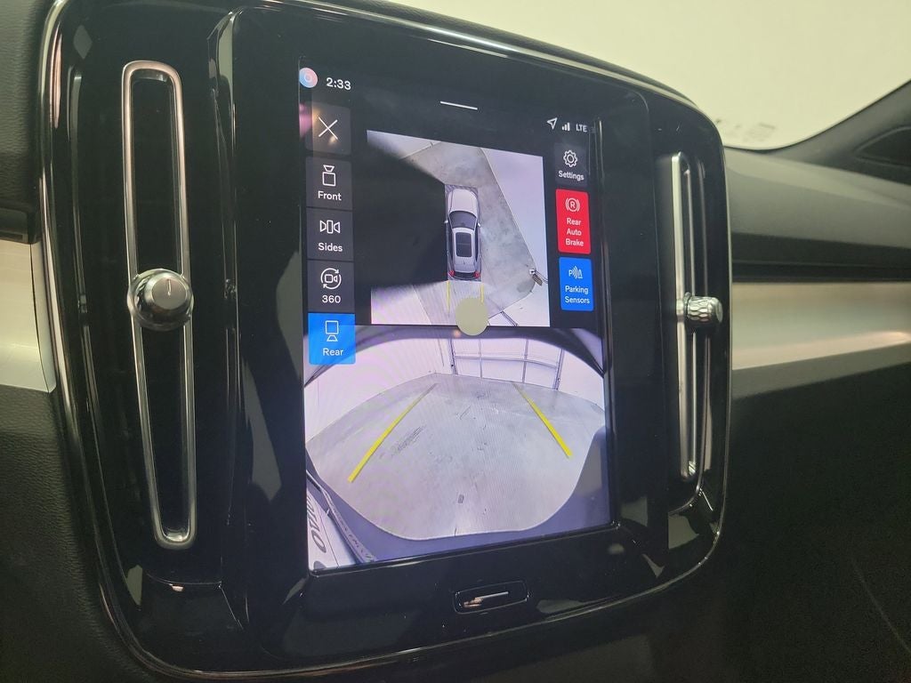 2026 Volvo XC40 B5 Ultra Black Edition