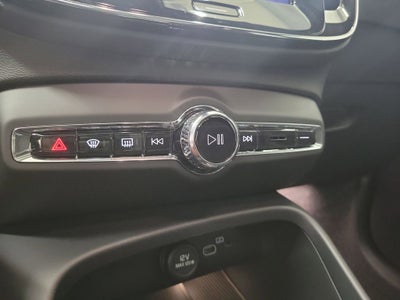 2026 Volvo XC40 B5 Ultra Black Edition