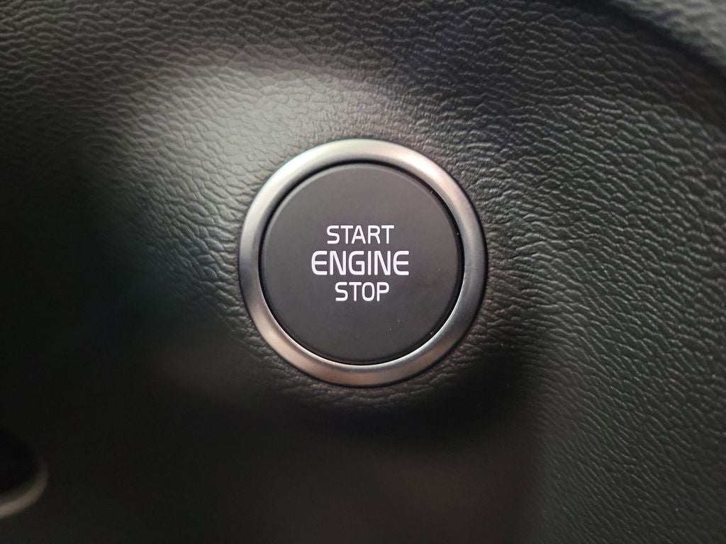 2026 Volvo XC40 B5 Ultra Black Edition