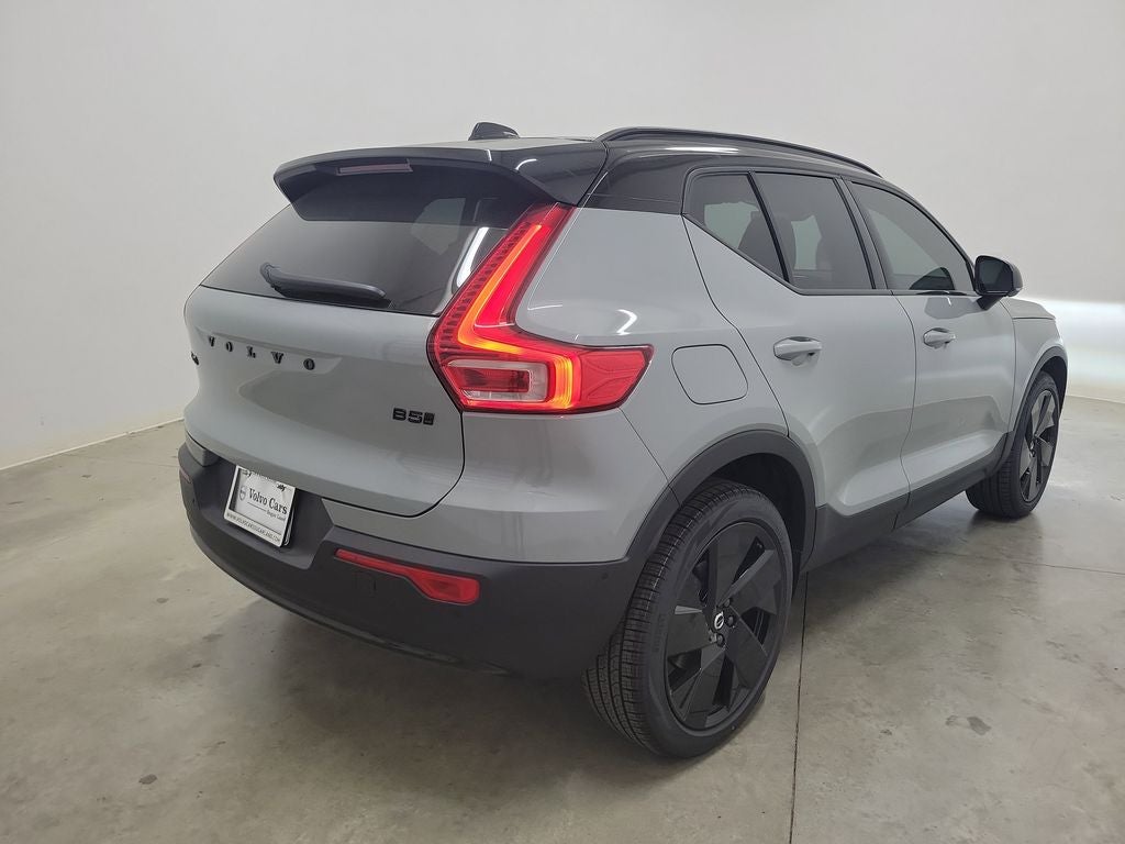 2026 Volvo XC40 B5 Ultra Black Edition