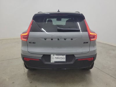 2026 Volvo XC40 B5 Ultra Black Edition