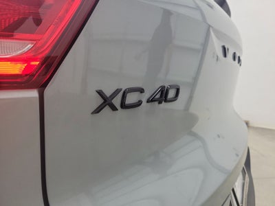 2026 Volvo XC40 B5 Ultra Black Edition