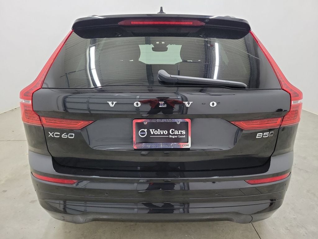 2025 Volvo XC40 B5 Plus Bright Theme