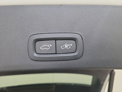 2023 Volvo XC40 B5 Plus Bright Theme