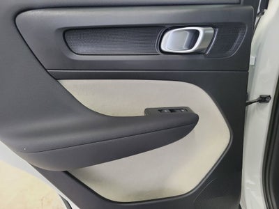 2023 Volvo XC40 B5 Plus Bright Theme