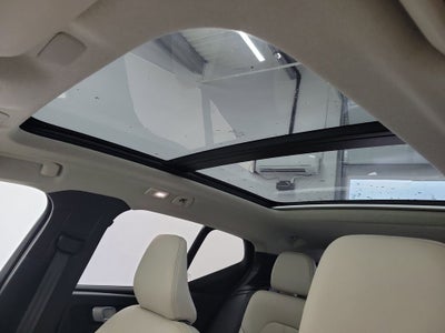 2023 Volvo XC40 B5 Plus Bright Theme
