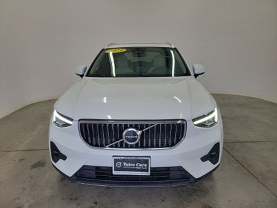 2023 Volvo XC40 B5 Plus Bright Theme