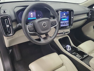 2023 Volvo XC40 B5 Plus Bright Theme