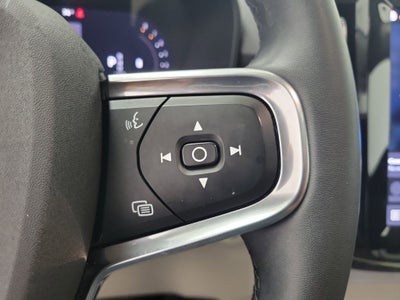 2023 Volvo XC40 B5 Plus Bright Theme
