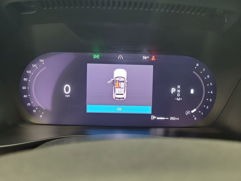 2023 Volvo XC40 B5 Plus Bright Theme