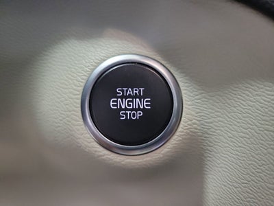 2023 Volvo XC40 B5 Plus Bright Theme