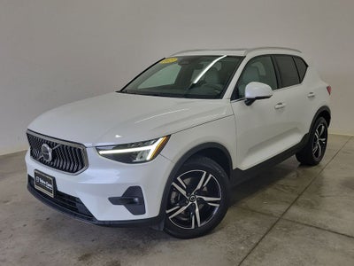 2023 Volvo XC40 B5 Plus Bright Theme