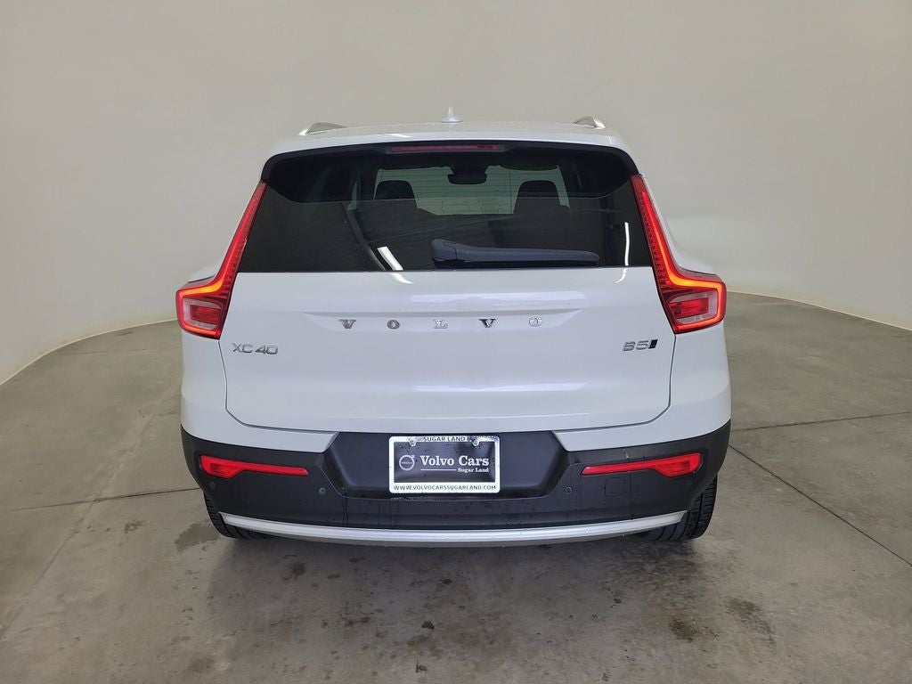 2023 Volvo XC40 B5 Plus Bright Theme