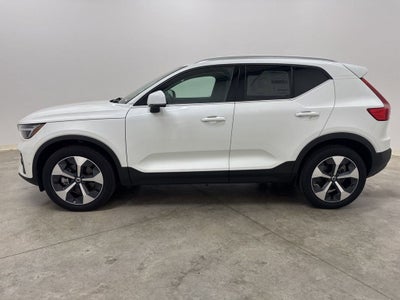 2025 Volvo XC40 B5 Plus Bright Theme