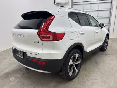 2025 Volvo XC40 B5 Plus Bright Theme