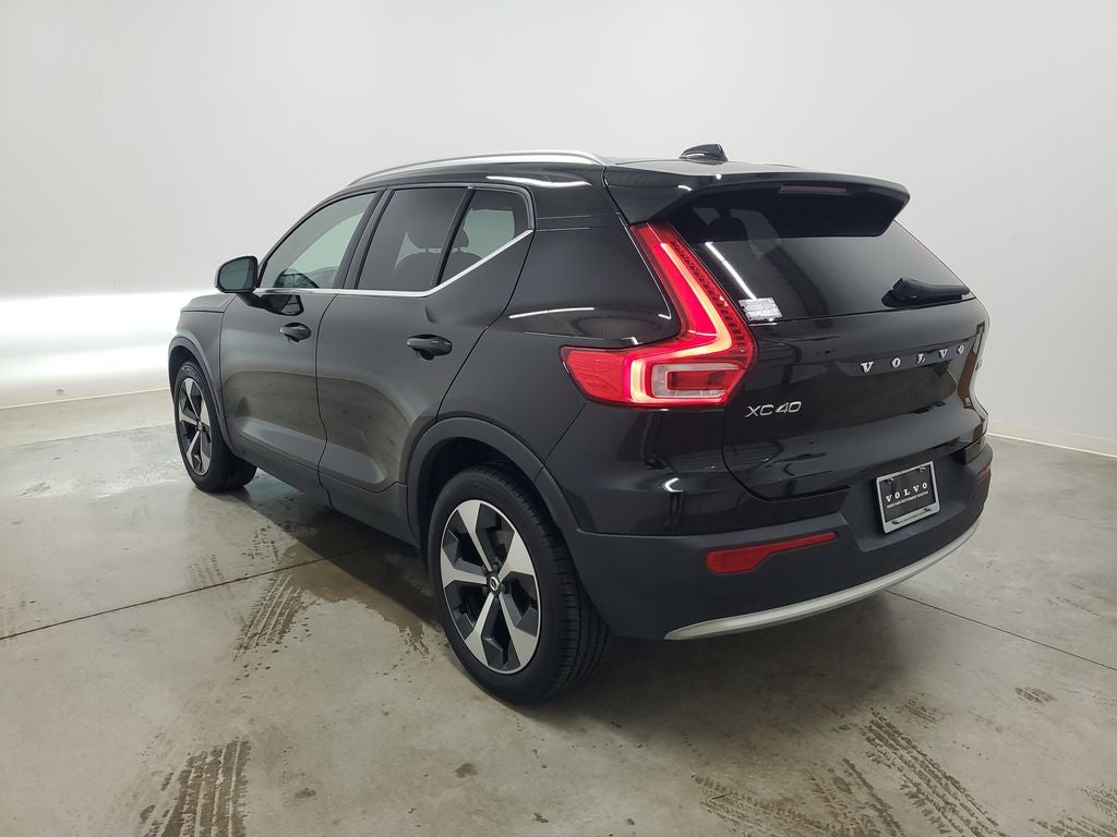 2025 Volvo XC40 B5 Plus Bright Theme