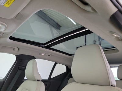 2025 Volvo XC40 B5 Ultra Bright Theme