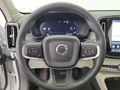 2025 Volvo XC40 B5 Ultra Bright Theme